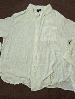Torrid Size 1 (1X) White Button Up Shirt Loose And Classic Rayon
